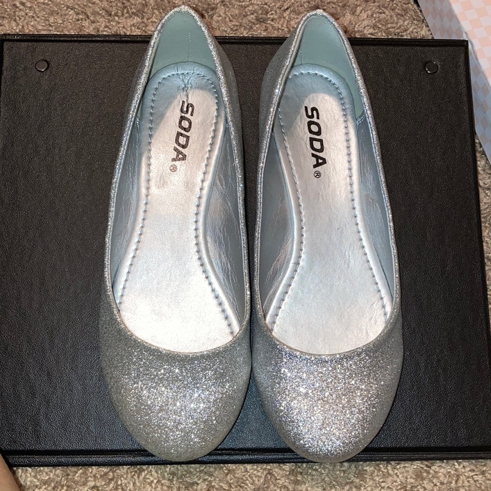 SODA Glitter flats